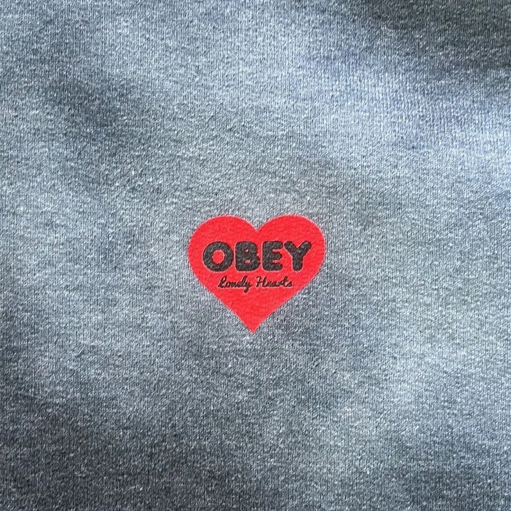 💔 Obey Lovely Hearts Sweatshirt💔 - Picture 3 of 9
